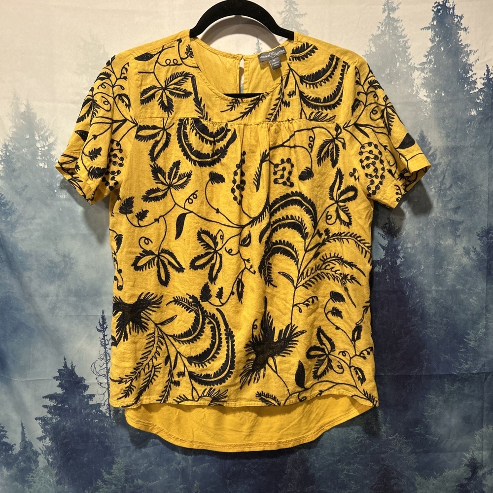 Market & Spruce Yellow With Blue Embroidery Blouse Size Medium